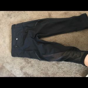 Lulu lemon crop leggings with mesh black size 4